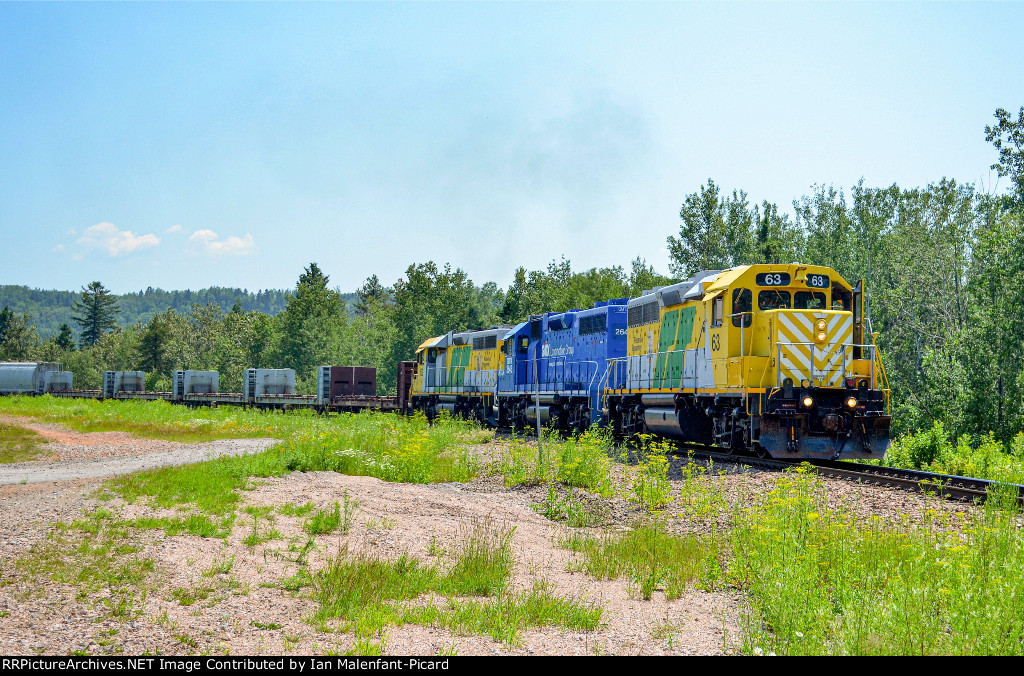 RS 63 leads the Grande-Baie turn at UGBEst